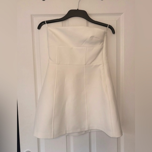 Zara Ivory mini dress with big bow - Picture 2 of 4